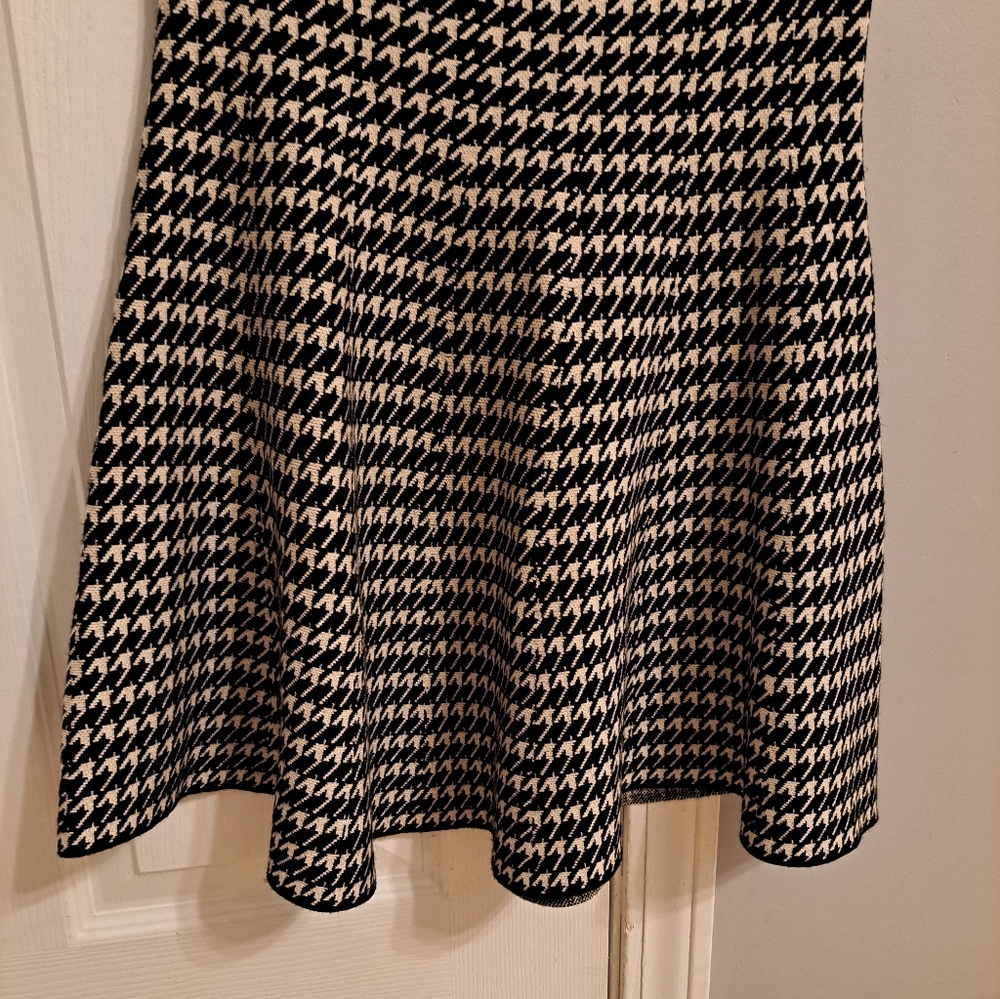 Elegant Black and White Houndstooth Skirt